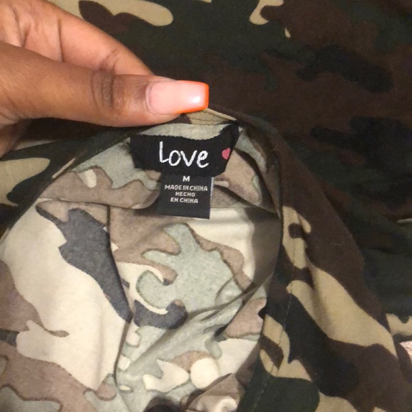 Knee length Camo designed dress - Picture 4 of 10